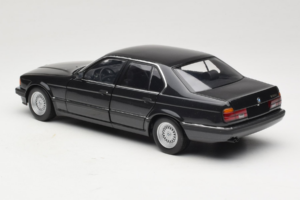 BMW 730i E32 Black Metallic Minichamps 1:18 100023002 Diecast - image 7 of 8