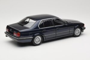 BMW 730i E32 Blue Metallic Minichamps 1:18 100023006 Diecast - image 3 of 8