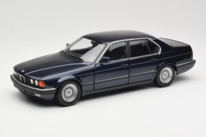 BMW 730i E32 Blue Metallic Minichamps 1:18 100023006 Diecast