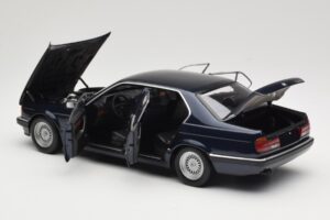 BMW 730i E32 Blue Metallic Minichamps 1:18 100023006 Diecast - image 5 of 8
