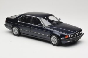 BMW 730i E32 Blue Metallic Minichamps 1:18 100023006 Diecast - image 6 of 8