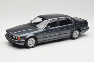 BMW 730i E32 Grey Metallic Minichamps 1:18 100023005 Diecast