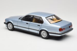 BMW 730i E32 Light Blue Metallic Minichamps 1:18 100023008 Diecast - image 7 of 8