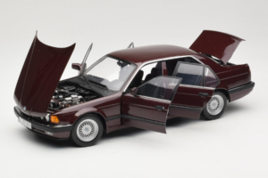 BMW 730i E32 Red Metallic Minichamps 1:18 100023001 Diecast - image 2 of 8