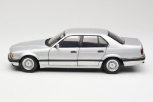 BMW 730i E32 Silver Minichamps 1:18 100023000 Diecast - image 4 of 8
