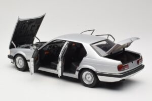 BMW 730i E32 Silver Minichamps 1:18 100023000 Diecast - image 5 of 8