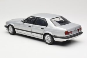 BMW 730i E32 Silver Minichamps 1:18 100023000 Diecast - image 7 of 8