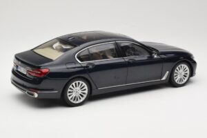 BMW 750Li F02 Imperial Blue Paragon 1:18 80432405586 Diecast - image 3 of 8