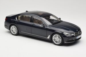 BMW 750Li F02 Imperial Blue Paragon 1:18 80432405586 Diecast - image 6 of 8