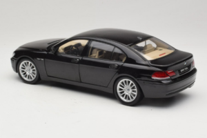 BMW 760Li E66 Individual Black Kyosho 1:18 08573RB Diecast - image 7 of 8