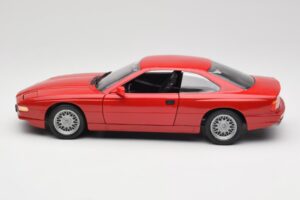 BMW 850Ci E31 Brilliant Red Revell 1:18 8827 Diecast - image 4 of 8