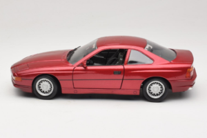 BMW 850i E31 Red Tchibo 1:18 36157 Diecast - image 4 of 8