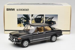 BMW 2002 L E10 Black AUTOart 1:18 70603 Diecast - image 8 of 8