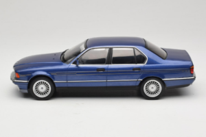 BMW Alpina B11 E32 3.5 Metallic Blue MCG 1:18 MCG18232 Diecast - image 3 of 6