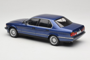 BMW Alpina B11 E32 3.5 Metallic Blue MCG 1:18 MCG18232 Diecast - image 5 of 6
