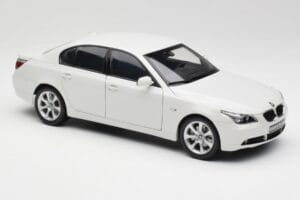 BMW E60 545i Alpine White Kyosho 1:18 08591W Diecast - image 6 of 8