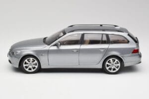 BMW 545i E61 Touring Light Grey Kyosho 1:18 80430308414 Diecast - image 4 of 8