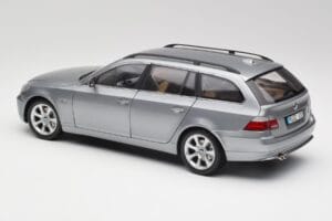 BMW 545i E61 Touring Light Grey Kyosho 1:18 80430308414 Diecast - image 7 of 8