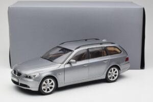 BMW 545i E61 Touring Light Grey Kyosho 1:18 80430308414 Diecast - image 8 of 8