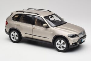 BMW X5 E70 4.8i Platinum Bronze Metallic Kyosho 1:18 80430413413 Diecast - image 6 of 8
