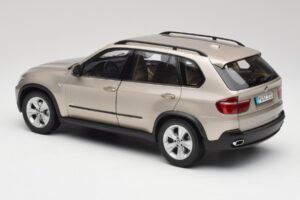 BMW X5 E70 4.8i Platinum Bronze Metallic Kyosho 1:18 80430413413 Diecast - image 7 of 8