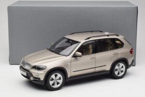 BMW X5 E70 4.8i Platinum Bronze Metallic Kyosho 1:18 80430413413 Diecast - image 8 of 8