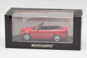 BMW 1 Series E88 Cabriolet Crimson Red Minichamps 1:43 431026230 Diecast - image 4 of 5