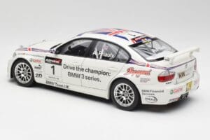 BMW E90 320si #1 A. Priaulx WTCC Champion 2006 Kyosho 1:18 80430429067 Diecast - image 7 of 8