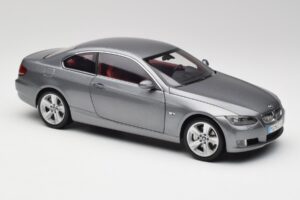 BMW 330i E92 Coupe Grey Metallic Kyosho 1:18 80430407220 Diecast - image 6 of 8
