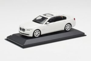 BMW 750Li F02 White Minichamps 1:43 80420445201 Diecast - image 2 of 5