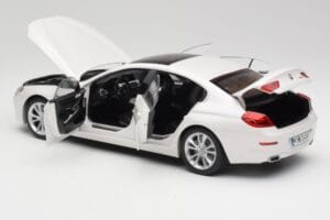 BMW 6 F06 Gran Coupe Mineral White Paragon 1:18 80432218741 Diecast - image 5 of 8