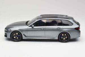 BMW G61 530e M Sport Touring Mineral Grey GT Spirit 1:18 GT485 Resin - image 3 of 6