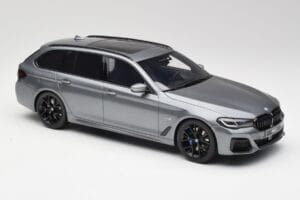 BMW G61 530e M Sport Touring Mineral Grey GT Spirit 1:18 GT485 Resin - image 4 of 6