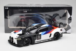 BMW M4 GT3 Presentation Car 2021 Minichamps 1:18 155212000 Diecast - image 6 of 6