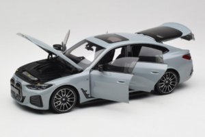 BMW i4 G26 Grey Metallic Minichamps 1:18 110023010 Diecast - image 2 of 8