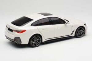BMW i4 M50 G26 Alpine White Minichamps 1:18 110023011 Diecast - image 3 of 8