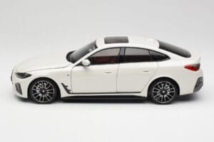 BMW i4 M50 G26 Alpine White Minichamps 1:18 110023011 Diecast - image 4 of 8
