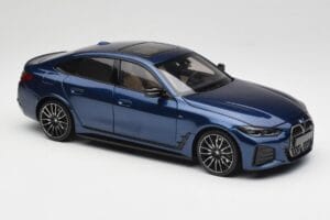 BMW i4 M50 G26 Portimao Blue Minichamps 1:18 110023012 Diecast - image 6 of 8