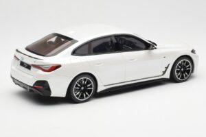 BMW i4 M50 G26 Mineral White Metallic Otto 1:18 OT1074 Resin - image 2 of 6