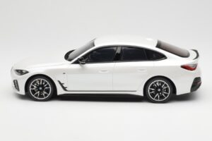 BMW i4 M50 G26 Mineral White Metallic Otto 1:18 OT1074 Resin - image 3 of 6