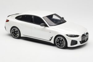 BMW i4 M50 G26 Mineral White Metallic Otto 1:18 OT1074 Resin - image 4 of 6