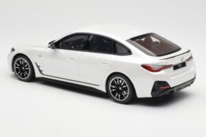 BMW i4 M50 G26 Mineral White Metallic Otto 1:18 OT1074 Resin - image 5 of 6