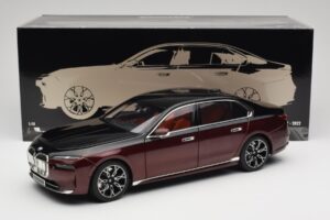 BMW i7 G70 Black & Red Metallic Minichamps 1:18 110023201 Diecast - image 8 of 8
