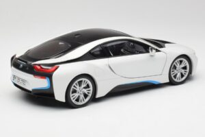 BMW i8 Crystal White Paragon 1:18 80432336841 Diecast - image 3 of 8