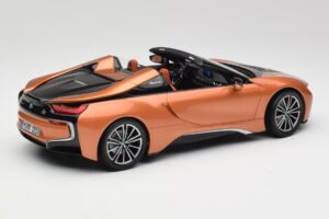 BMW i8 Roadster E-Copper Minichamps 1:18 80432454784 Diecast - image 2 of 6