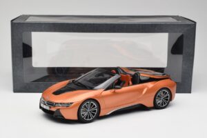 BMW i8 Roadster E-Copper Minichamps 1:18 80432454784 Diecast - image 6 of 6