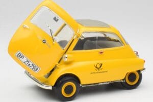 BMW Isetta 250 Deutsche Bundespost Revell 1:18 925 Diecast - image 2 of 8