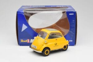 BMW Isetta 250 Deutsche Bundespost Revell 1:18 925 Diecast - image 8 of 8