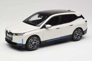 BMW iX Alpine White Minichamps 1:18 110023102 Diecast