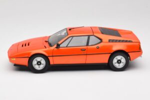 BMW M1 Orange Minichamps 1:18 80432411549 Diecast - image 4 of 8